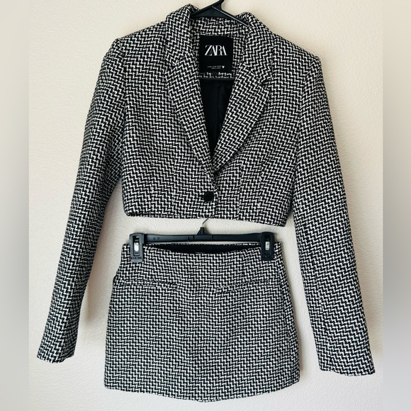 Zara Jackets & Blazers - ZARA Crop Tweed Two Piece Set - Jacket and Skort XS